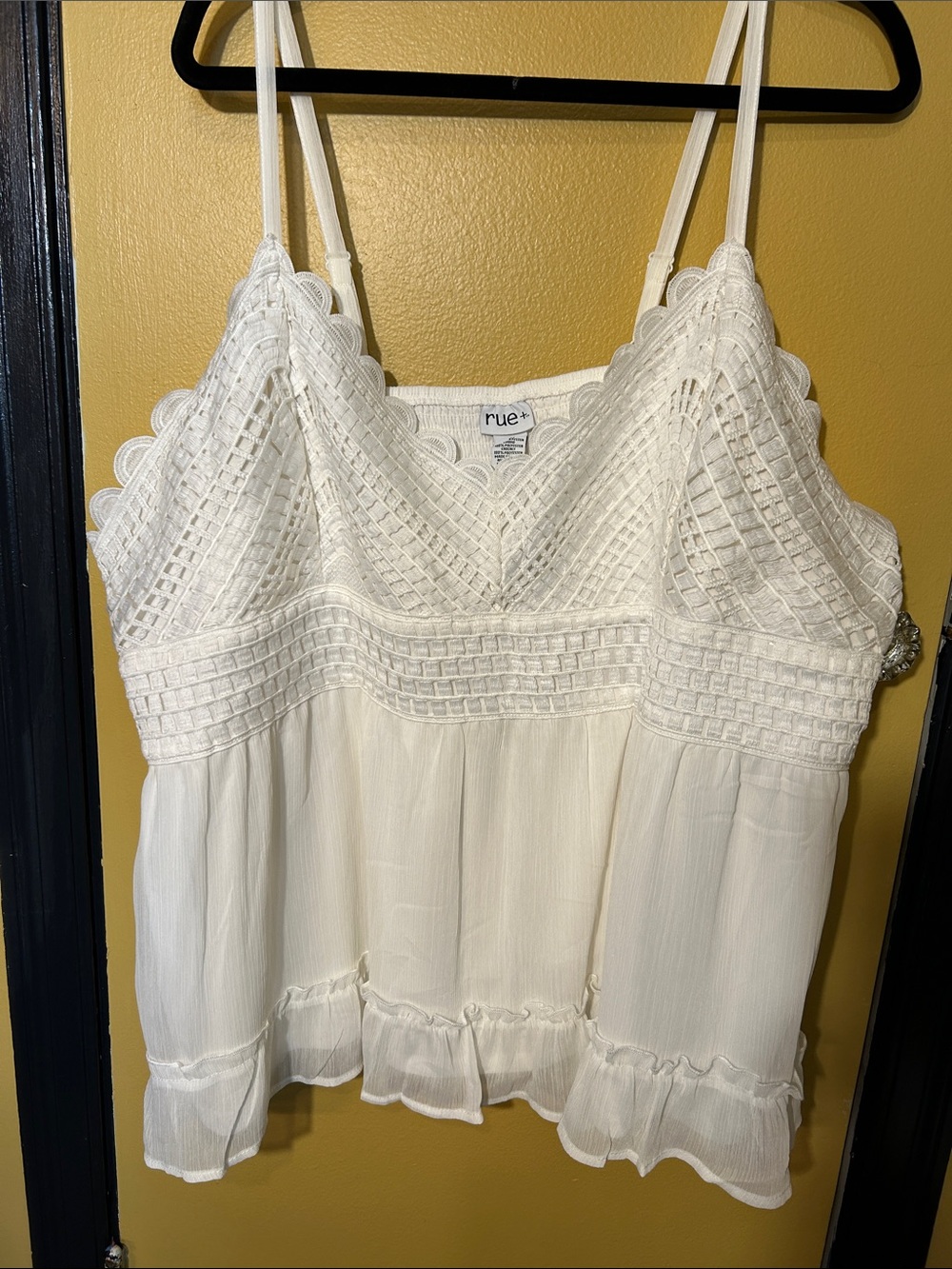 Rue21 White Crochet-Panel Spaghetti Strap Camisole